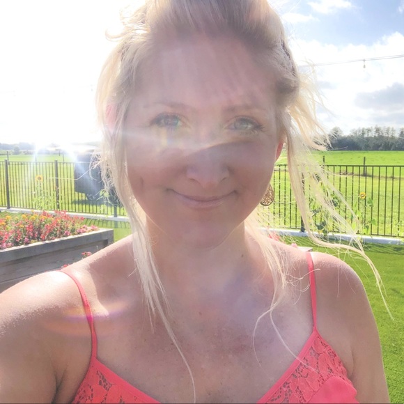 Meet Your Posher, Mary Pat - Picture 1 of 1